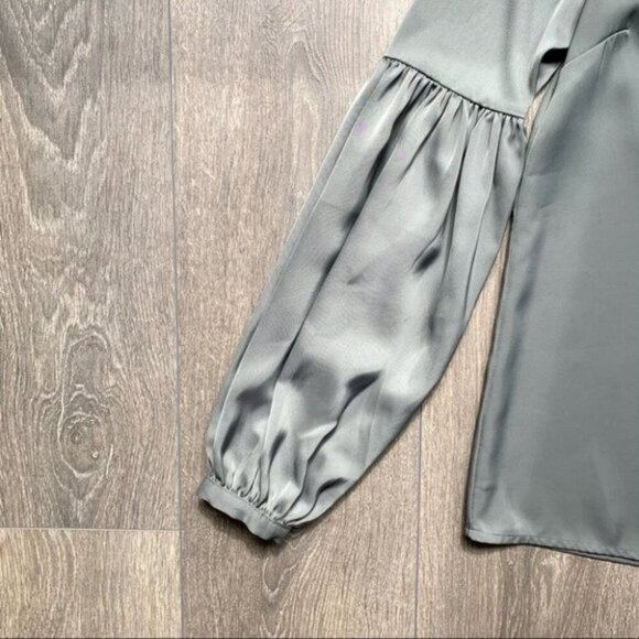 Revolve L'Academie Maya Blouse Olive Green V-Neck Long Sleeve Size XS - Picture 11 of 14